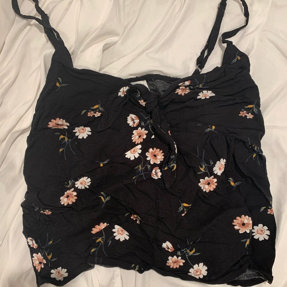 Floral hollister top